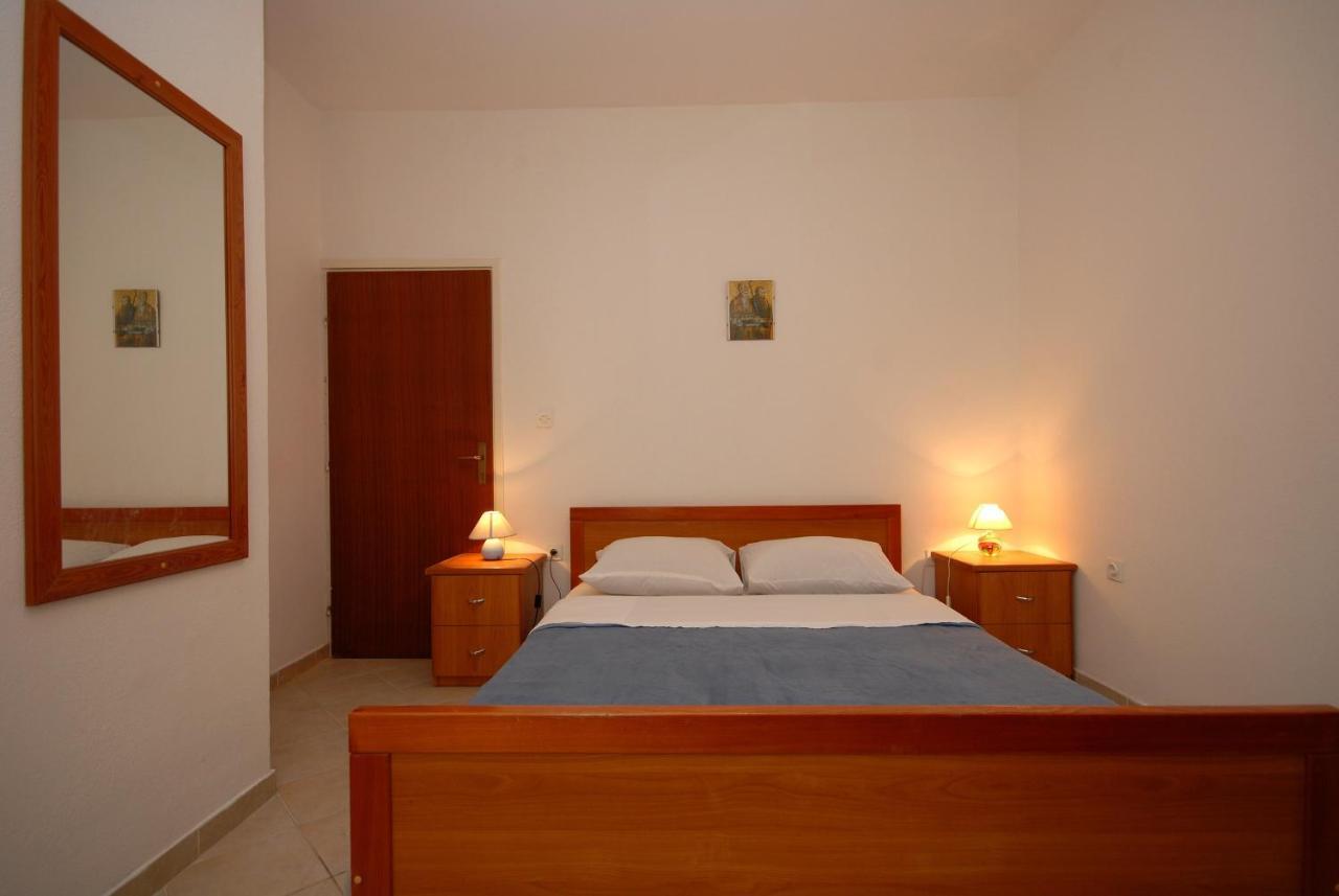 Apartments And Rooms With A Swimming Pool Kali, Ugljan - 14083 Εξωτερικό φωτογραφία