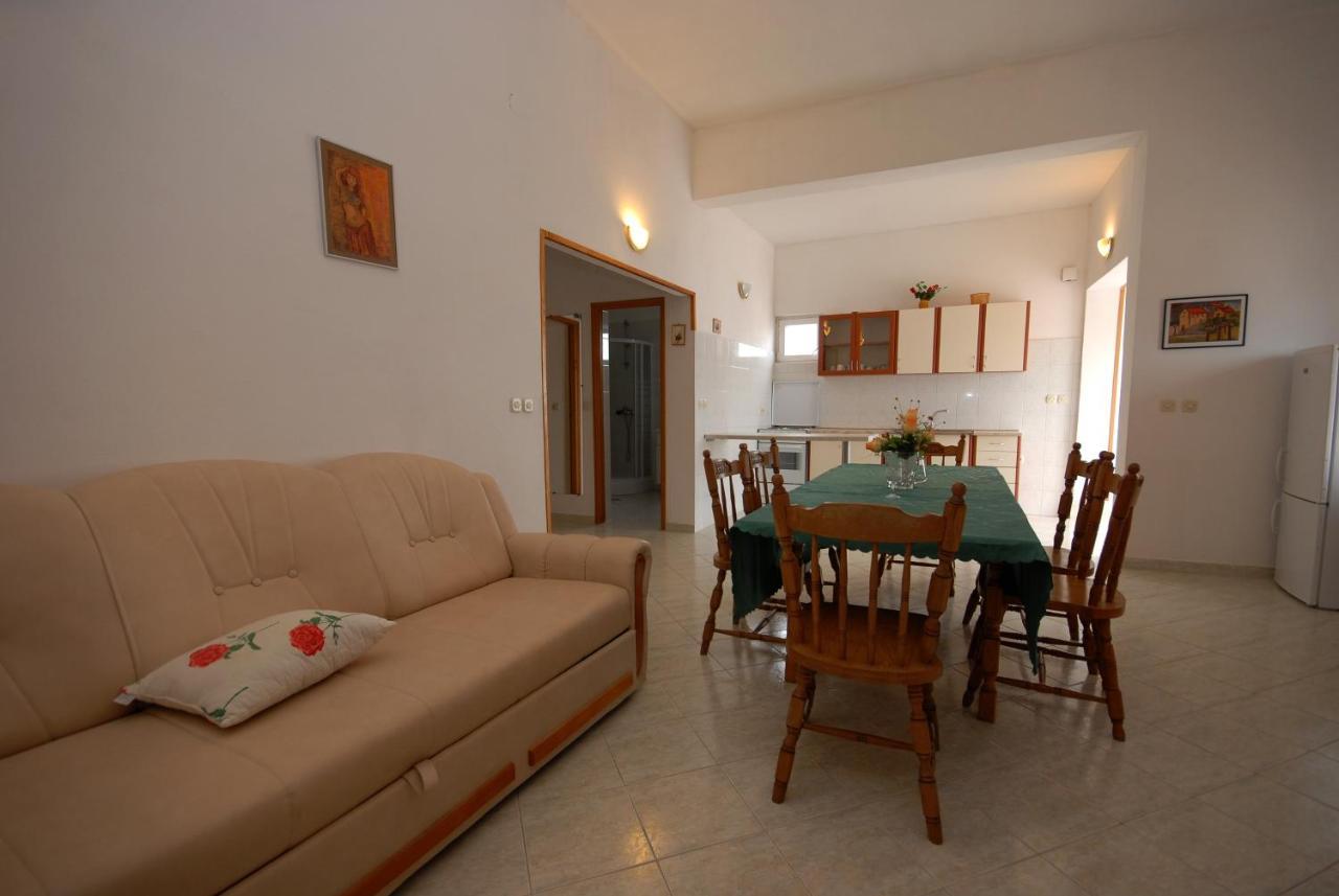 Apartments And Rooms With A Swimming Pool Kali, Ugljan - 14083 Εξωτερικό φωτογραφία