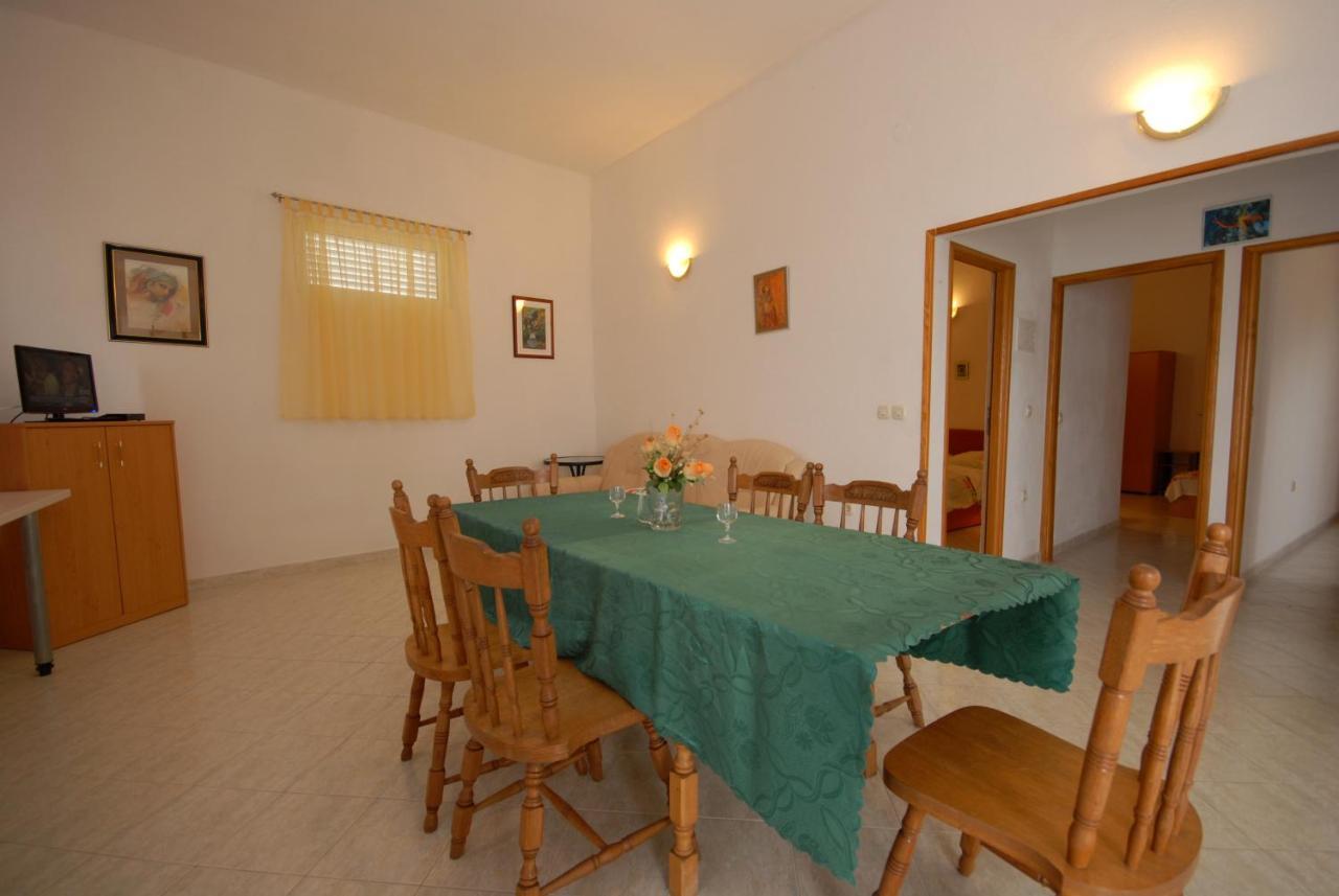 Apartments And Rooms With A Swimming Pool Kali, Ugljan - 14083 Εξωτερικό φωτογραφία