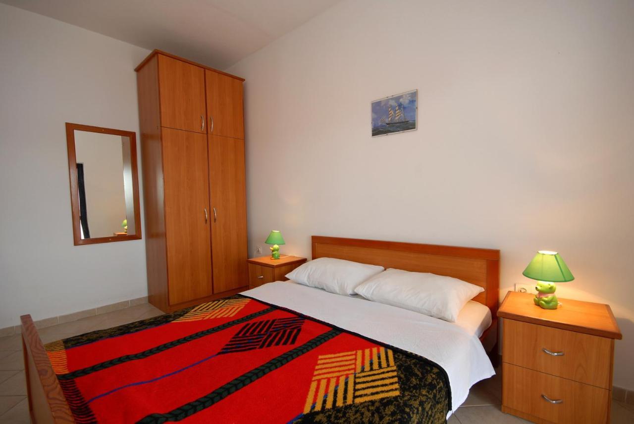 Apartments And Rooms With A Swimming Pool Kali, Ugljan - 14083 Εξωτερικό φωτογραφία