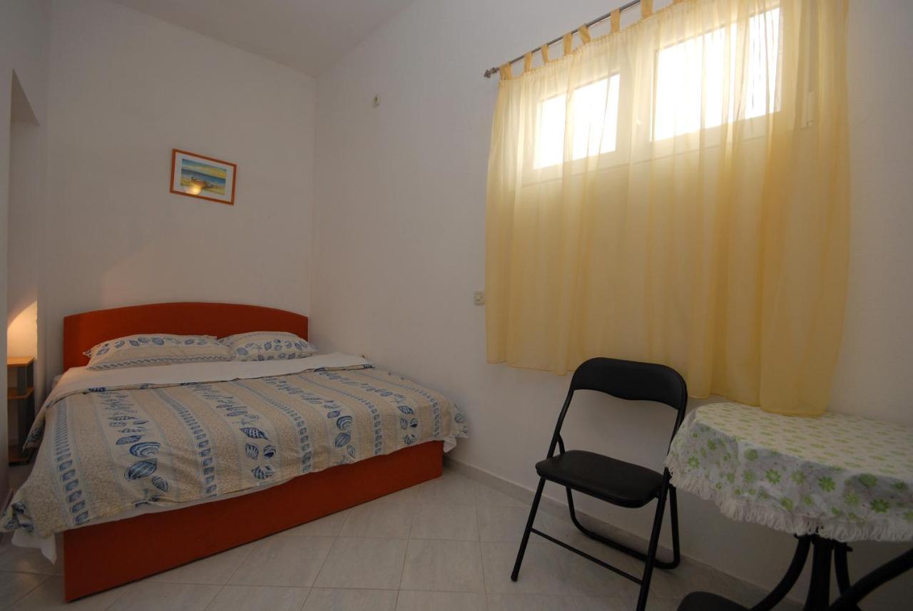 Apartments And Rooms With A Swimming Pool Kali, Ugljan - 14083 Εξωτερικό φωτογραφία