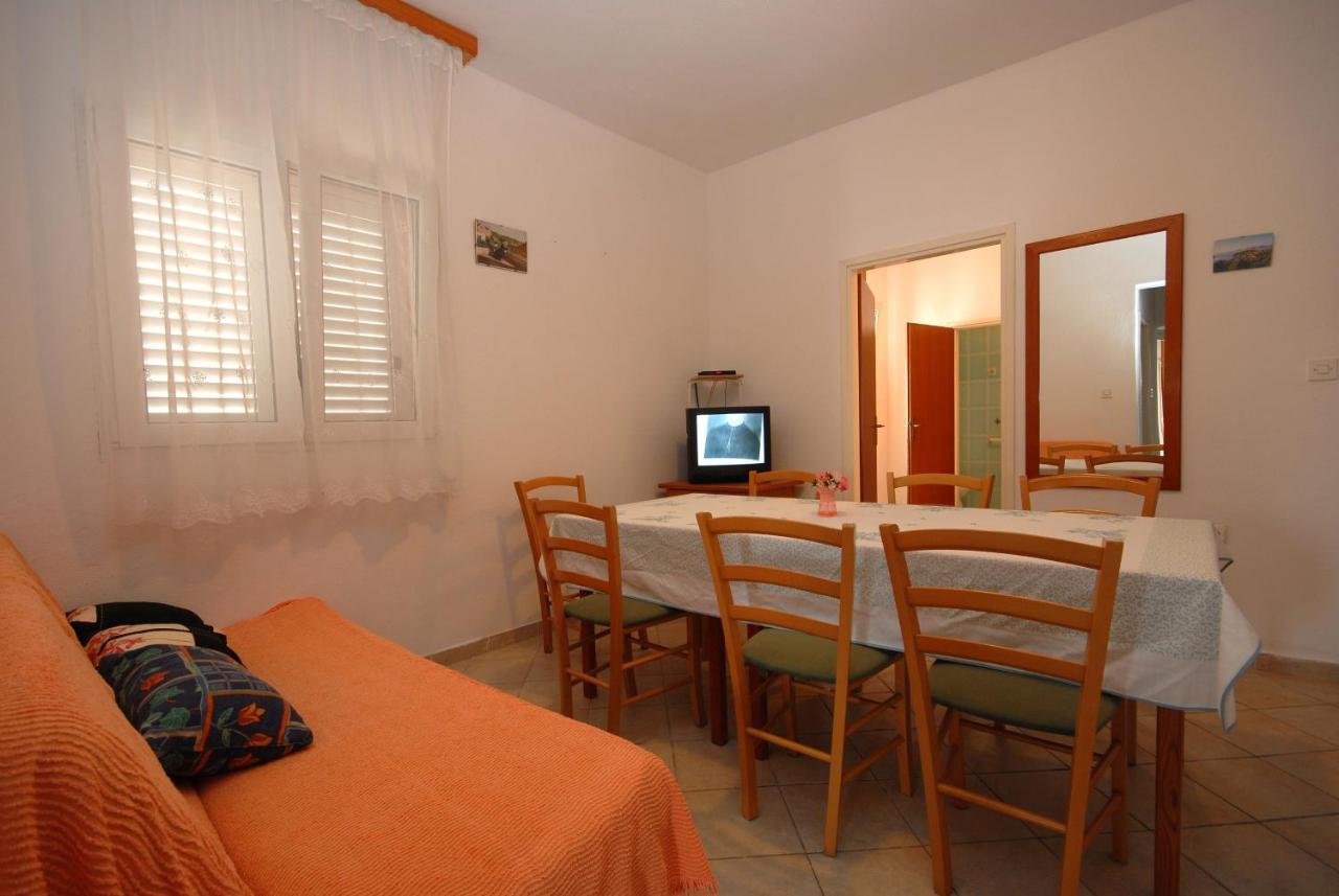 Apartments And Rooms With A Swimming Pool Kali, Ugljan - 14083 Εξωτερικό φωτογραφία