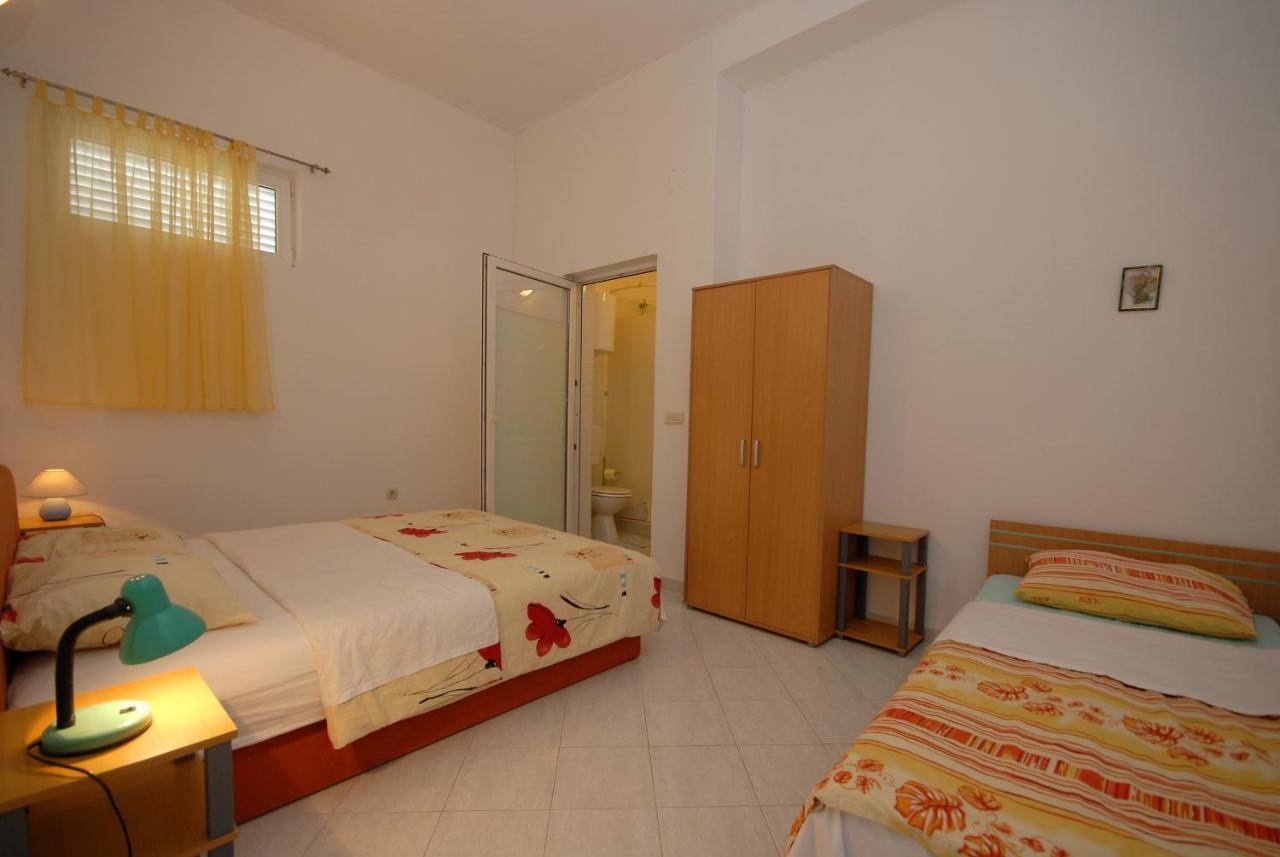 Apartments And Rooms With A Swimming Pool Kali, Ugljan - 14083 Εξωτερικό φωτογραφία